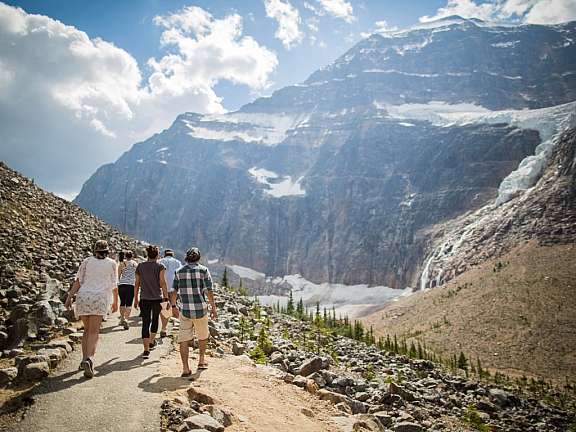 Parks Canada Group Hiking Mt Edith Cavell Ryan Bray CR 2 Medium