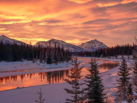Icefield Parkway sunrise large 1